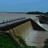 Godavari crosses second danger mark at Dowleswaram barrage
