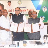 Ayekart joins hands with SERP, Department of Rural Development, Govt of AP