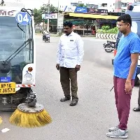 నగరంలో పారిశుధ్య నిర్వహణ విధానం మెరుగుపర్చాలి: వీఎంసీ కమిషనర్