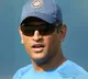 Fans chase M.S Dhoni, take running selfies with him in London