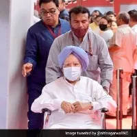ex prime minister Manmohan Singh cast his vote in presidential elections