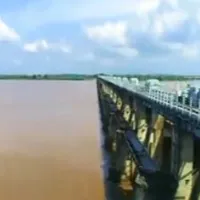 Godavari flood decreases gradually