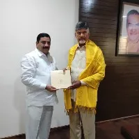 ex minister Kalava Srinivasulu invites chandrababu to his daughters marriage