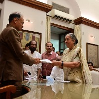 Alva files nomination for V-P, says winning and losing part of life