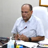 సహాయ, పునరావాస కార్యక్రమాలపై జిల్లా కలెక్టర్, ఇతర సీనియర్ అధికారులతో టెలీ కాన్ఫరెన్స్ నిర్వహించిన సీఎస్ సోమేశ్ కుమార్