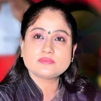 90 percent of GHMC roads are damaged says Vijayashanti