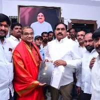 డాక్టరేట్ సాధించిన మార్గంకు మంత్రి ఎర్ర‌బెల్లి అభినంద‌న‌లు!