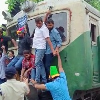 Sonia at ED office: Youth Cong workers stop several trains in Delhi