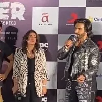 Ranveer dances to 'Liger' number 'Akdi Pakdi' with Vijay, Ananya