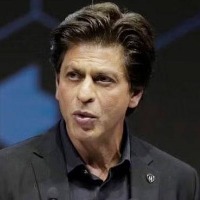 Bollywood Badshah Sharukh Khan says no to romancing young heroines