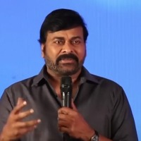 Chiranjeevi satirically faults working style of Tollywood directors