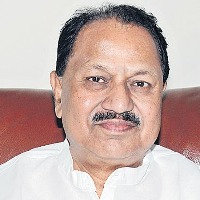 Saying with my political experience, YS Sharmila will become CM: D Srinivas