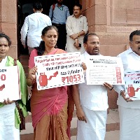 4 Cong Lok Sabha MPs suspended for entire Monsoon Session