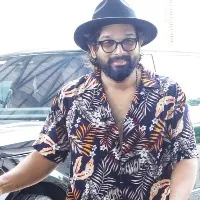 Allu Arjun show off his style guru self in an ad shot by Trivikram