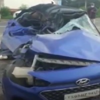 Three die as lorry rams into car near Kurnool