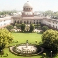 Mother only natural guardian of child, has the right to decide the surname: SC