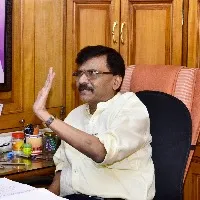 Will keep fighting tweets Sanjay Raut as ED shows up at his home