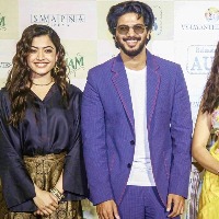 Director Atlee of upcoming SRK-starrer 'Jawan' wishes 'Sita Ramam' team