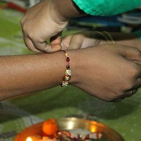 Strengthen your Sibling Bond this Raksha Bandhan with Shopsy