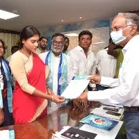ys sharmila demands cbi enquiry on telangana project