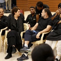 Delhi Police release all Congress MPs after six hours of detention