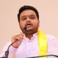 Chinthakayala Vijay sends legal notice to Gorantla Madhav