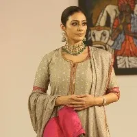 On National Handlooms Day, Tabu steps out in Telangana's traditional weaves