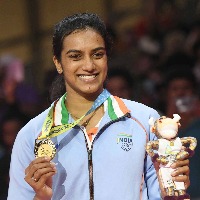 Telangana, Andhra Pradesh CMs congratulate Sindhu