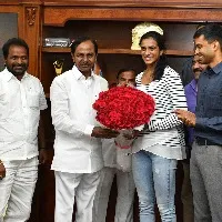 పీవీ సింధు స్వర్ణం పతకం సాధించడం పట్ల సీఎం కేసీఆర్ హర్షం