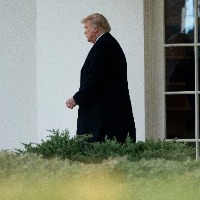 Trump flushed ripped-up papers down toilet: Report