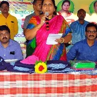 Peetala Sujatha reacts to MP Gorantla Madhav video call issue
