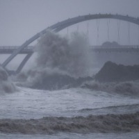 Typhoon Mulan makes landfall in China