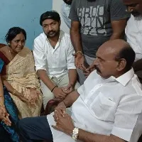 tdp leaders consoles murdered police constable family in nandyal