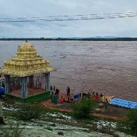 Godavari, Krishna in spate in Telangana