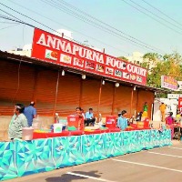 వీధి వ్యాపారులకు అండగా నిలుస్తున్న రాష్ట్ర ప్రభుత్వం