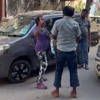 Noida: Woman slaps e-rickshaw driver 17 times in 90 secs, arrested