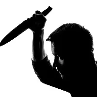 Man slits wifes throat at family court in karnataka