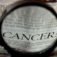 This smart contact lenses can diagnose cancer from tears