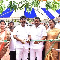 పశ్చిమ నియోజకవర్గoలో రూ.690 లక్షల అభివృద్ధి పనులకు శ్రీకారం; మున్సిపల్ శాఖా మాత్యులు ఆదిమూలపు సురేష్