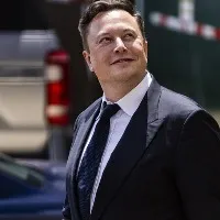 Elon Musk now sets eye on Manchester United