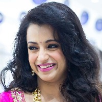 Actress Trisha keen to join Congress at 39