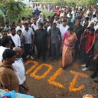 ys sharmila padayatra crosses 1700 kilometers mile stone