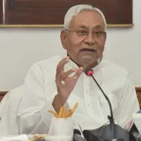 13 arrested for pelting stones at Bihar CM Nitish Kumars carcade in Patna