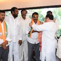errabelli pradeep rao joins bjp