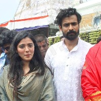 Ranga Ranga Vaibhavanga team offers prayers at Tirumala ahead of release