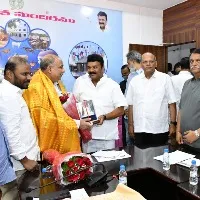 సీఎం కేసీఆర్ ఆలోచనల మేరకే గాంధీ చిత్రాన్ని ఉచితంగా ప్రదర్శించడం జరిగింది: మంత్రి తలసాని