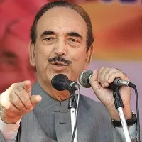 Ghulam Nabi Azad destroys Rahul Gandhi in resignation letter