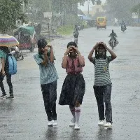 Heavy rains in Telangana for three days