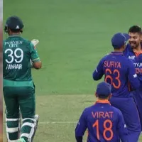 Pakistan Batter Earns Praise From Fans After Walking Off Despite No Appeal