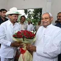 kcr reaches patna and welconed by bihar cm nitish kumar and deputy cm tejashwi yadav